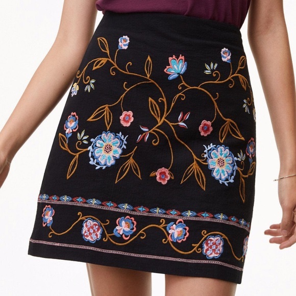 Ann Taylor LOFT floral embroidered mini skirt - Picture 1 of 2